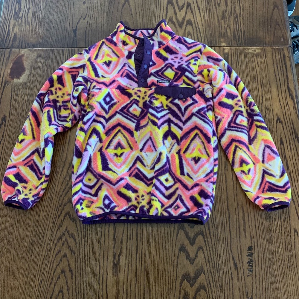 Girls Patagonia Synchilla Fleece in multicolor